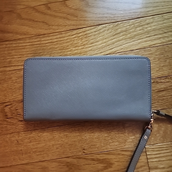 Tory Burch Robinson Continental Wristlet Wallet